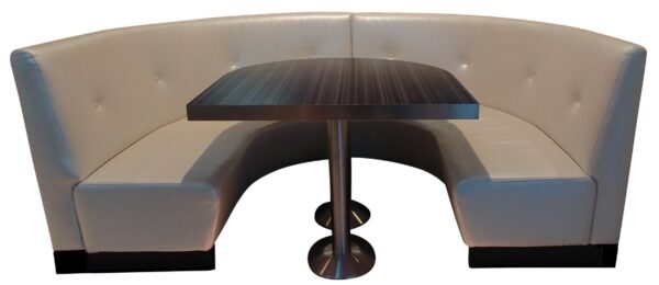 Moderna Horseshoe Booth