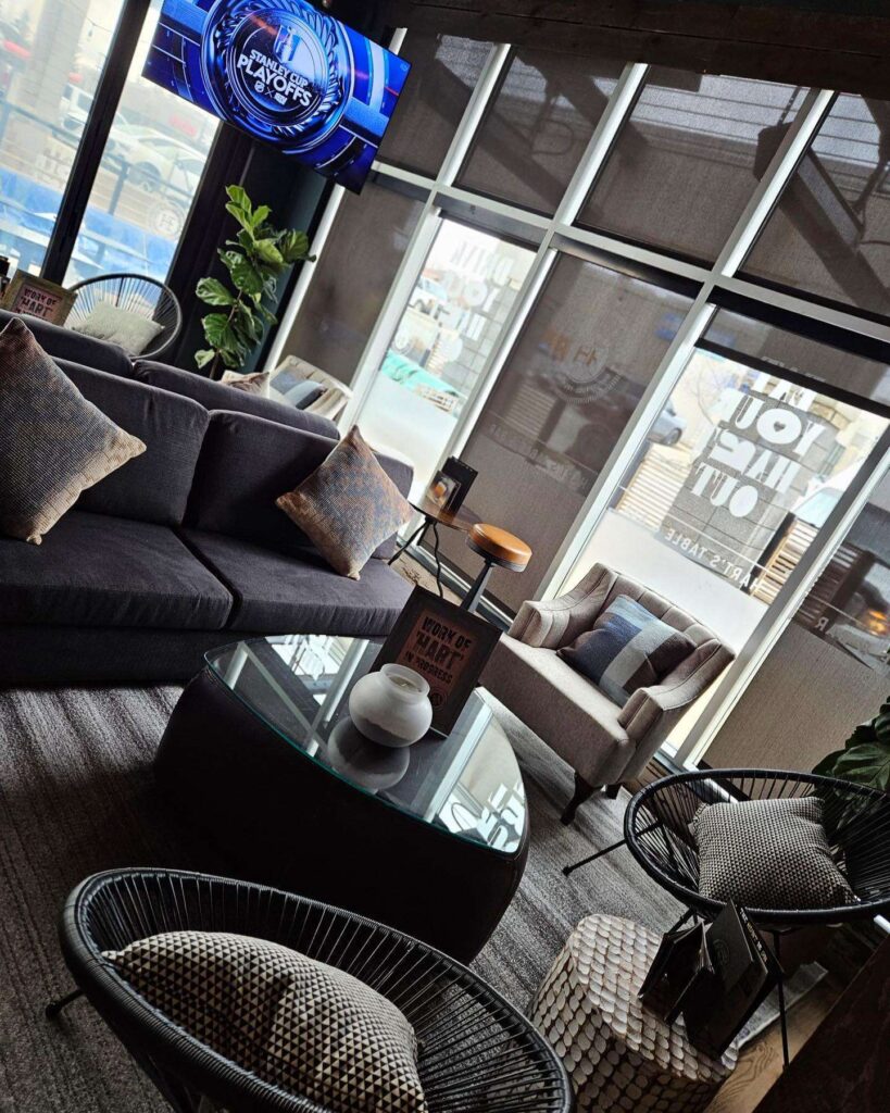 Hart’s table and bar